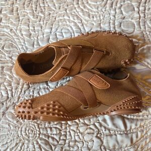 Puma Men's Tan Sneakers